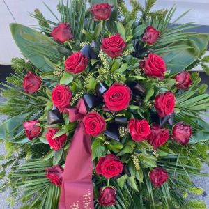 Álló koszorú: vörös rózsa 20 szál